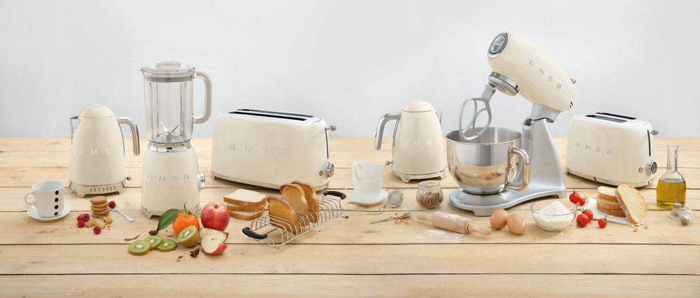 SMEG  KLF02CREU Чайник электрический с регулируемой температурой кремовый				